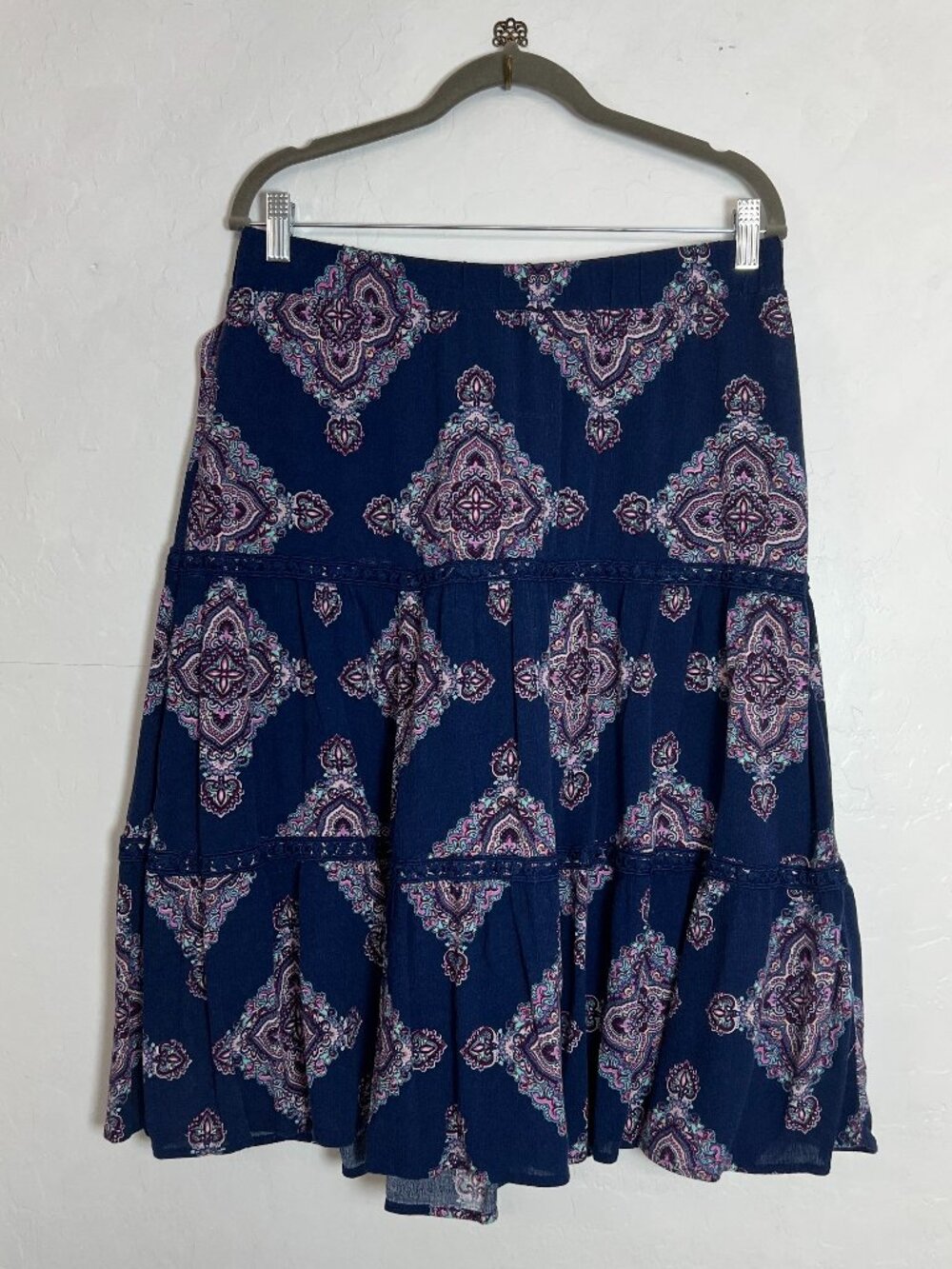 Notations Boho Midi Skirt Womens Medium Navy Blue Paisley Tiered Rayon A-Line